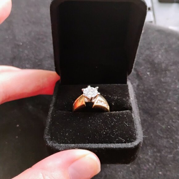 Jewelry - Womens size 6 18k electro gold plated ring with stones